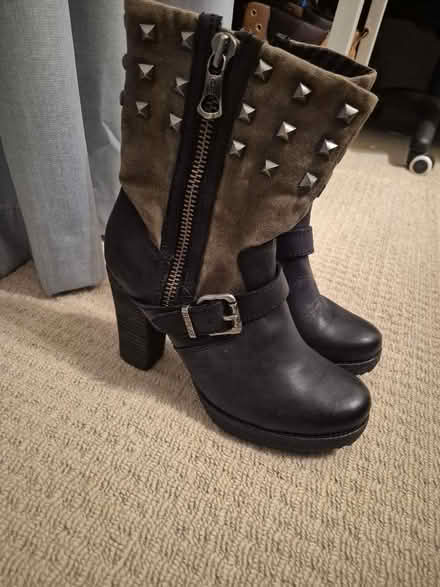 Photo of free Replay boots size 41 (Barons Court W14) #2