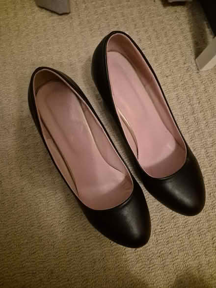 Photo of free Black heels size 42 (Barons Court W14) #1