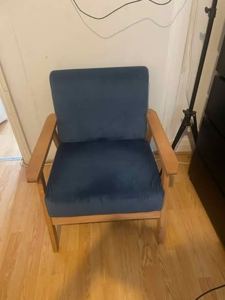 Photo of free Single chair (W10) #3