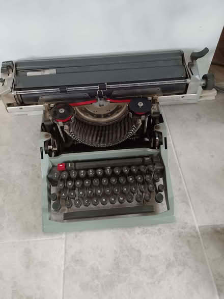 Photo of free Manual typewriter (spaldwick PE28) #1