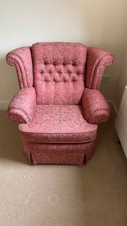 Photo of free Single arm chair. Great condition (Charlton OX12) #1