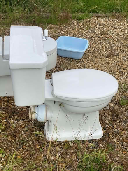 Photo of free Toilet with coupled cistern (Gosmore SG4) #2