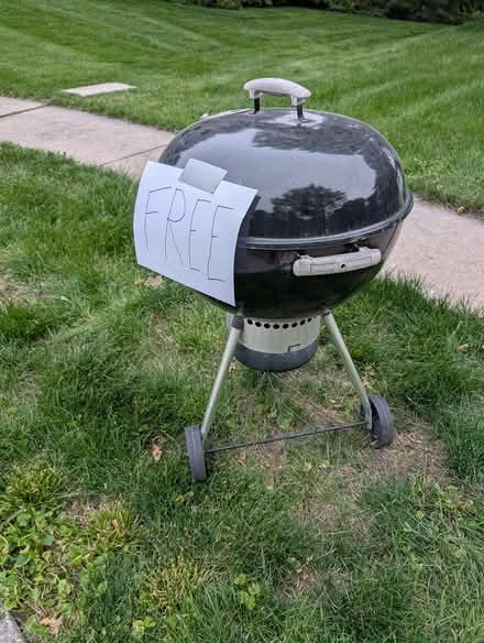Photo of free Weber grill (Monroe Circle, Ames) #1