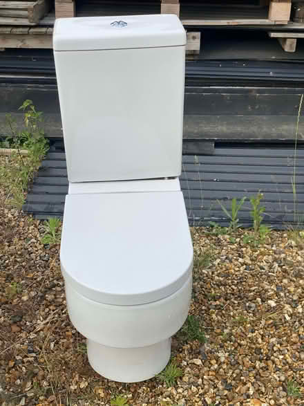 Photo of free Modern close coupled toilet (Gosmore SG4) #2
