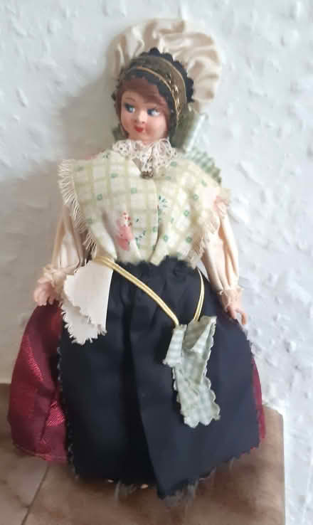 Photo of free National Costume Dolls (Castle MK40) #2