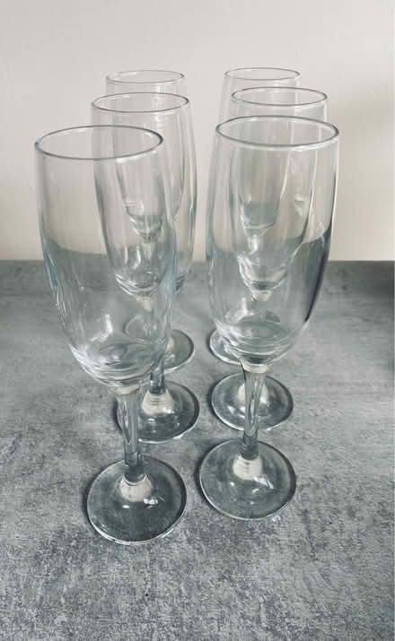 Photo of free 6 wine glasses/ champagne flutes (GU14) #1