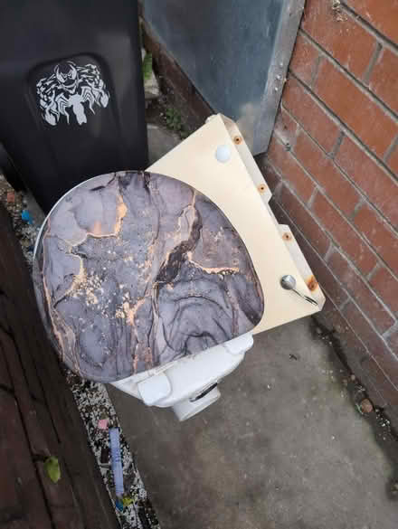 Photo of free Toilet and cistern (Farnworth BL4) #1