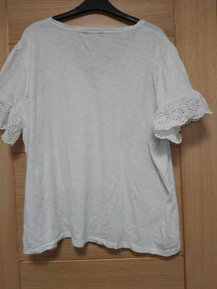 Photo of free Size 20 T-shirt (Woolton L25) #2