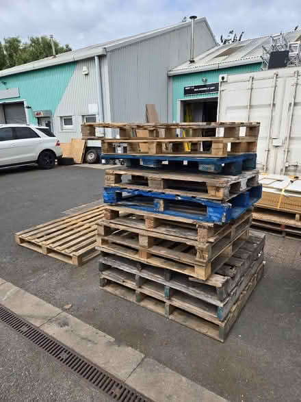Photo of free Pallets (Horseley Heath DY4) #1