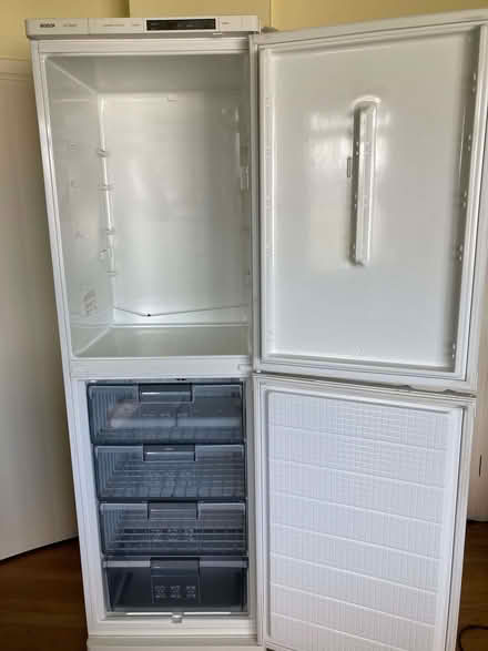 Photo of free Bosch Fridge Freezer (large - 6/5 Cubic Feet) (Ravelston EH4) #2