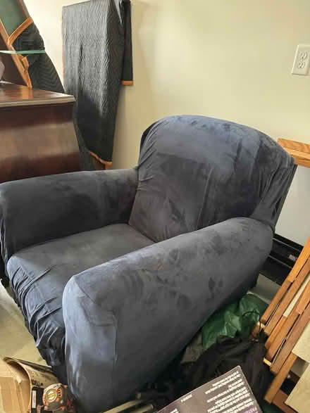 Photo of free Large club chair (02840) #1