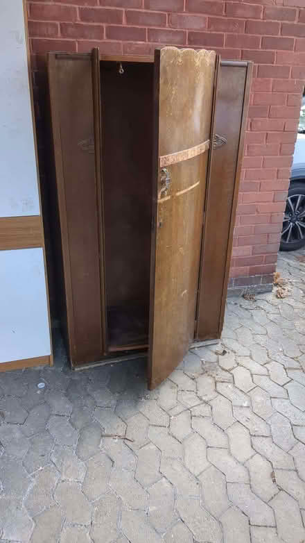 Photo of free Wardrobe 3 (Fiddler's Green GL51) #3
