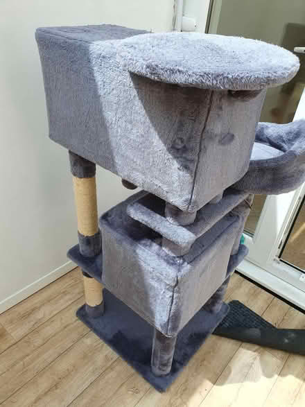 Photo of free Grey Cat tree (Faringdon Sn7) #1