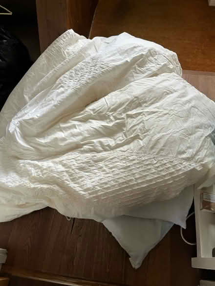 Photo of free King size duvet and two pillows (OX1, Kennington) #1