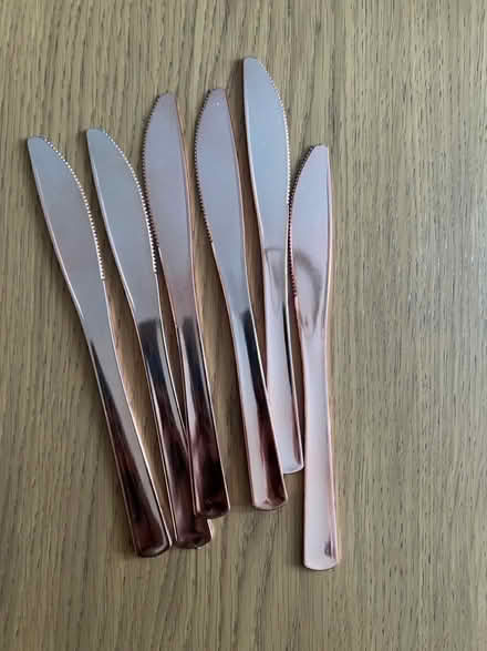 Photo of free 6x plastic knives (Barry CF62) #1
