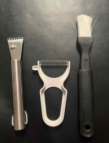 Photo of free Kitchen zester, peeler and brush (SE1) #1