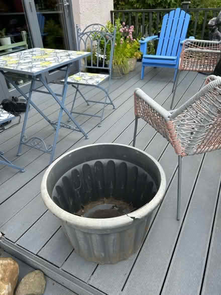Photo of free Large plastic planter (Near Cameron Toll EH16) #1