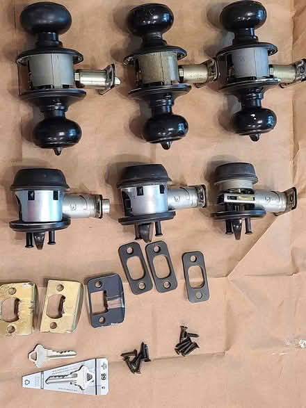 Photo of free Lock set (Allen near central) #3
