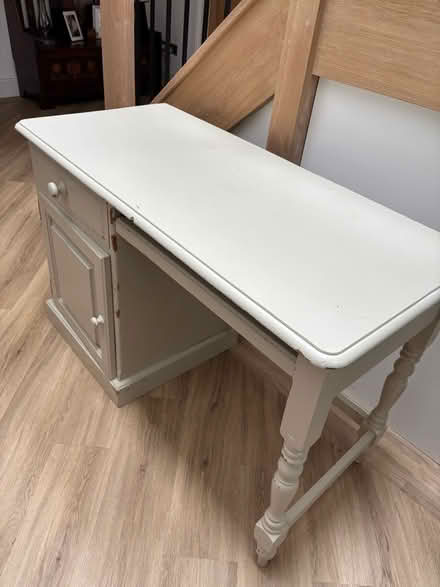 Photo of free Painted wooden desk (Slyne-with-Hest LA2) #3