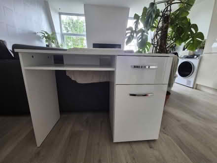 Photo of free Desk (Tunbridge wells) #1