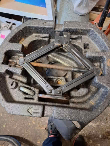 Photo of free Jack and towing eye (South Green CM11) #1