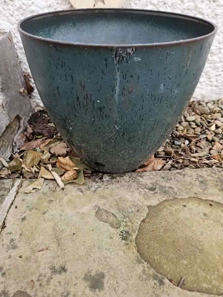 Photo of free Plastic plant pots (Slyne-with-Hest LA2) #3