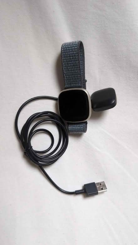 Photo of free Fitbit versa 2 NON FUNCTIONING (RG1, reading) #1