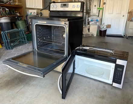 Photo of free Whirlpool Stove and microwave (Lakeland Hills) #2