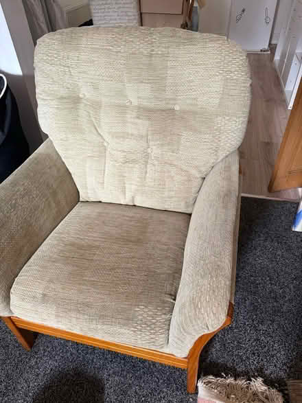 Photo of free Three seater and two armchairs (Questor DA1) #3