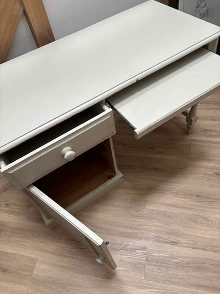 Photo of free Painted wooden desk (Slyne-with-Hest LA2) #2