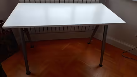Photo of free White IKEA desk, adjustable height (Fulham Palace Rd SW6) #1