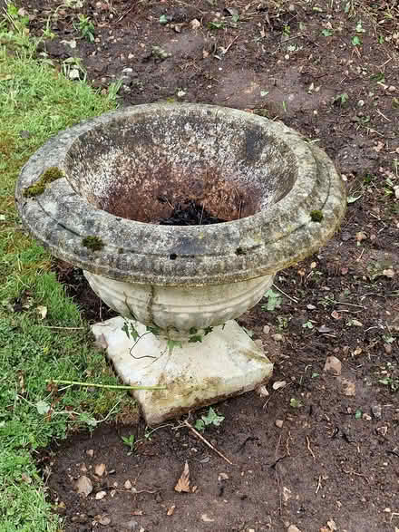 Photo of free Stone urn (Enborne Row RG14) #2