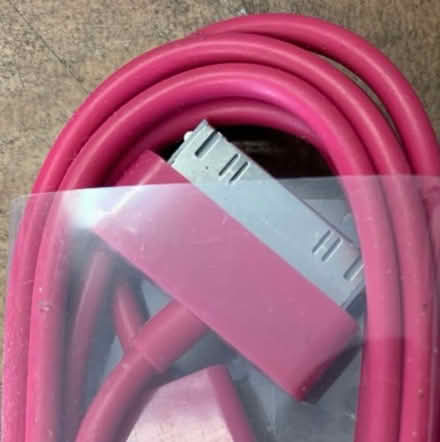 Photo of Charger for old iPhone 3 or 4 (Millmount) #1