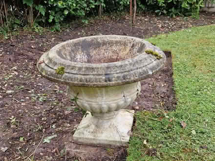 Photo of free Stone urn (Enborne Row RG14) #1