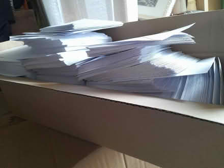 Photo of free Box of envelopes, white, square (BT30) #4