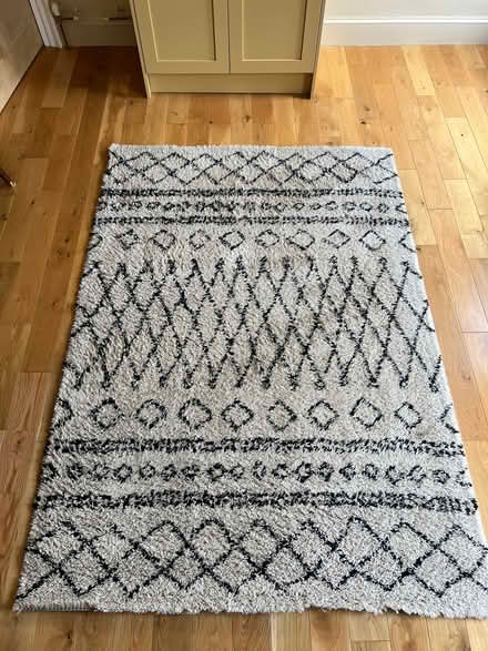 Photo of free Off white rug with black pattern (Portobello EH15) #2