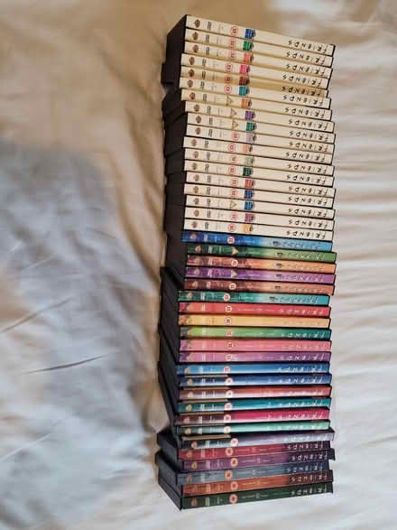 Photo of free 10 seasons of friends on dvd (Scarlett avenue HP22) #1