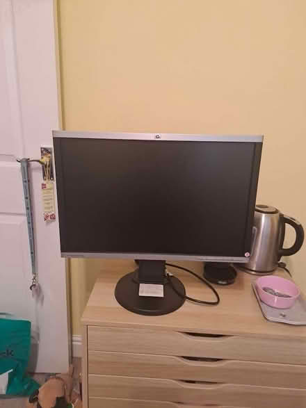 Photo of free HP 23 inch monitor with stand (Buckshaw Village PR7) #2