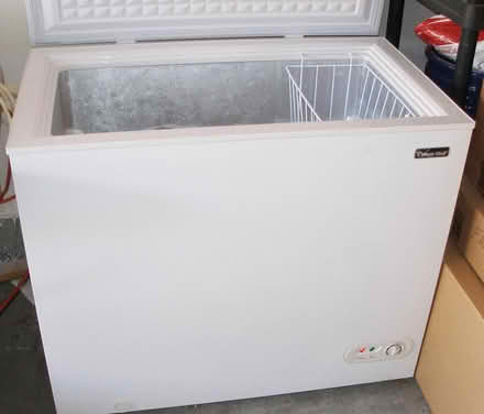 Photo of free magic chef chest freezer (118 & 1st) #4