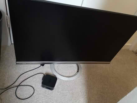 Photo of free No signal monitor (Pathead EH37) #1
