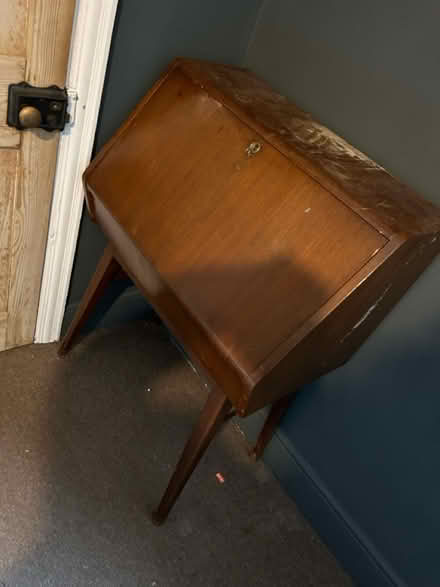 Photo of free Bureau (EX39) #1