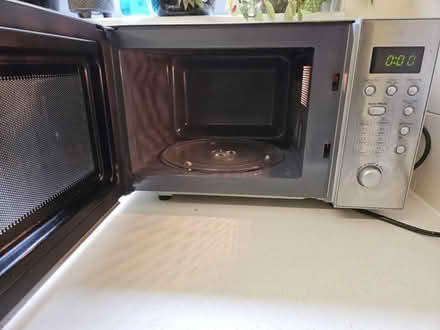 Photo of free Microwave 800W (Kingsmead) #2