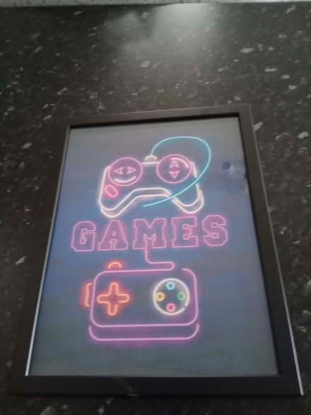 Photo of free Framed canvas print (Churchgate EN8) #1