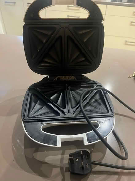 Photo of free Sandwich toaster (Barnard's Green WR14) #2