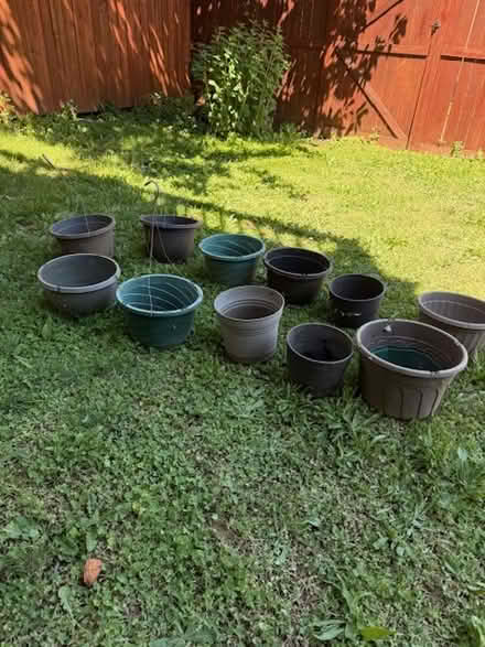 Photo of free Plasic planters/hanging baskets (inner N/NE Portland) #2