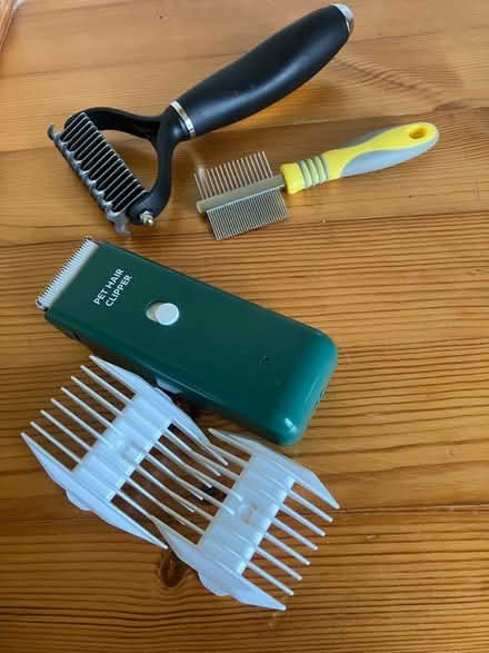 Photo of free Cat grooming tools (Seaside BN22) #1