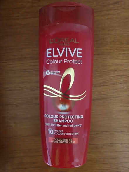 Photo of free L'Oreal Elvive, colour protect shampoo (Radford Semele CV31) #1