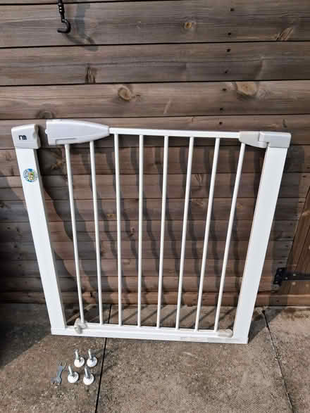 Photo of free Mothercare stair gate, fittings and instructions 75 to 82 cm (Little Ribston HG5) #2
