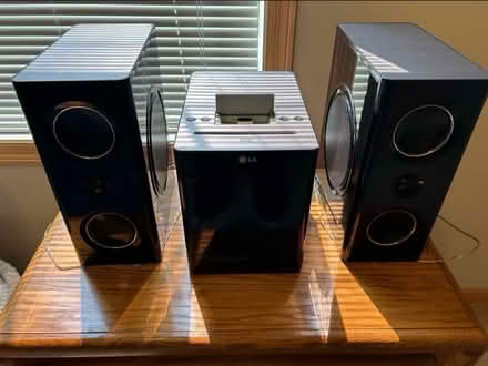 Photo of free DVD player stereo system (Lake & Hiawatha) #2