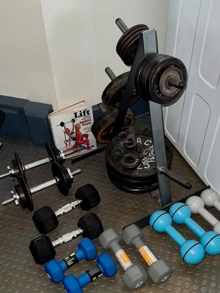 Photo of free Weightlifting Equipment (Cottageville, South Brunswick) #3